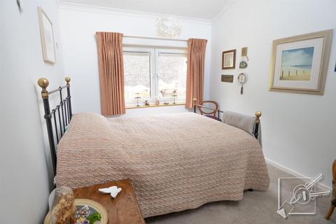 7 Leith Park Road, Gravesend, DA12 1LN