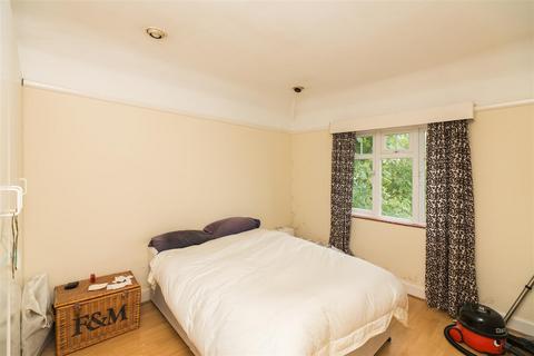 1 bedroom flat for sale, Elm Park Road, Finchley