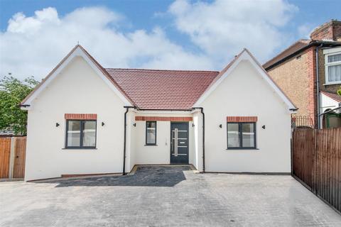 4 bedroom detached house for sale, Dawlish Avenue, London