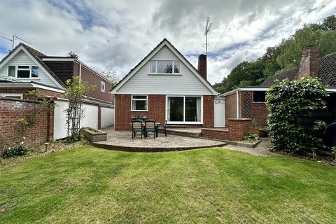 4 bedroom chalet for sale, Fern Close, Camberley GU16