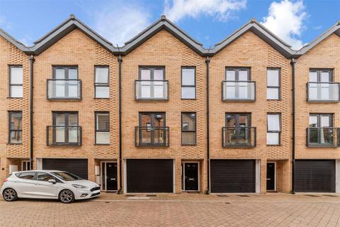 5 Daffodil Close, Mitcham Junction, Mitcham, CR4 4FS