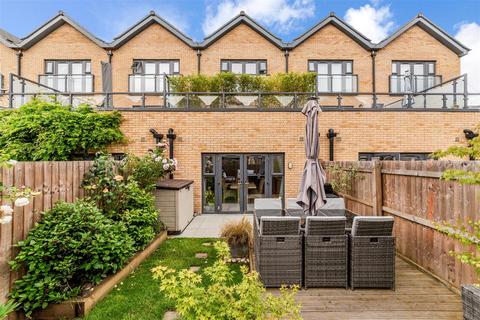 5 Daffodil Close, Mitcham Junction, Mitcham, CR4 4FS