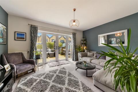 5 Daffodil Close, Mitcham Junction, Mitcham, CR4 4FS