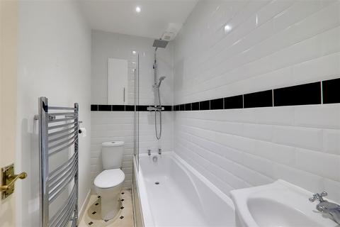 2 bedroom flat for sale, 21 Church Walk, Worthing BN11