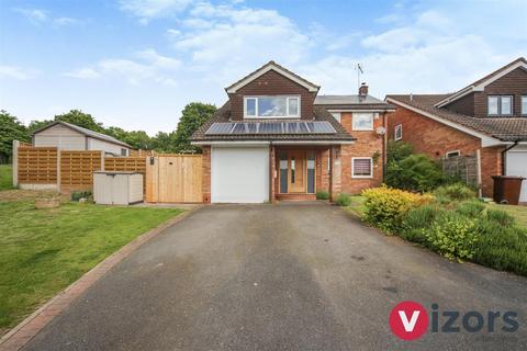 4 bedroom detached house for sale, Lechlade Close, Church Hill North, Redditch