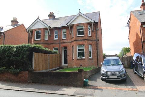 4 bedroom semi-detached house to rent, Firgrove Hill, Farnham GU9