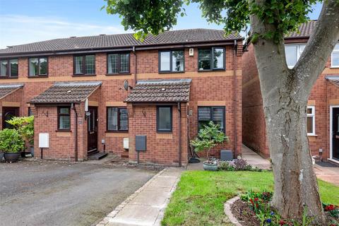 2 bedroom end of terrace house for sale, Surrey Drive, Kingswinford