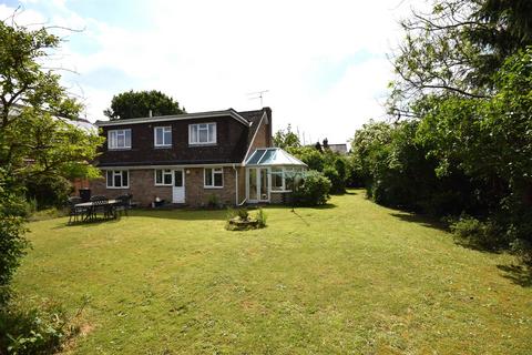 4 bedroom detached house for sale, Broadwell Road, Farnham