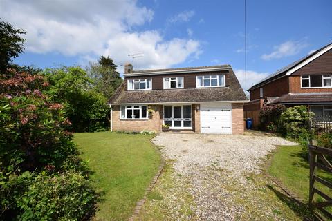 4 bedroom detached house for sale, Broadwell Road, Farnham