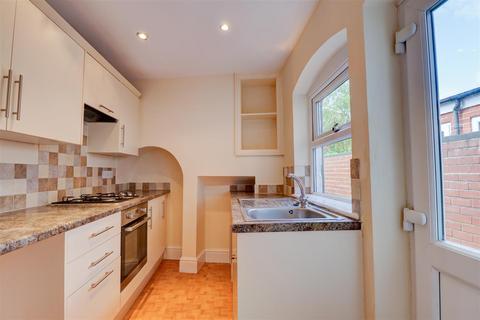 3 bedroom terraced house to rent, Wellesbourne Grove, Stratford-upon-Avon