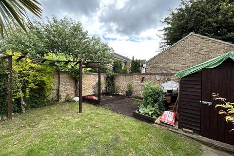 8 Ash Grove, Ely, CB7 4TU