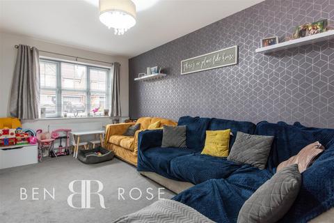 3 Alvis Close, Farington, Leyland, PR25 3DL