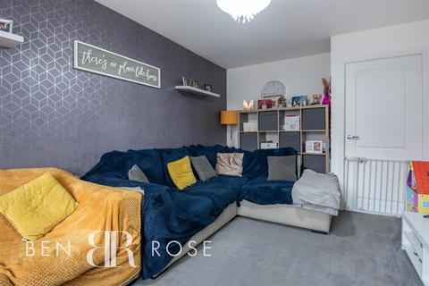3 Alvis Close, Farington, Leyland, PR25 3DL