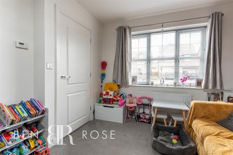 3 Alvis Close, Farington, Leyland, PR25 3DL