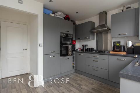 3 Alvis Close, Farington, Leyland, PR25 3DL