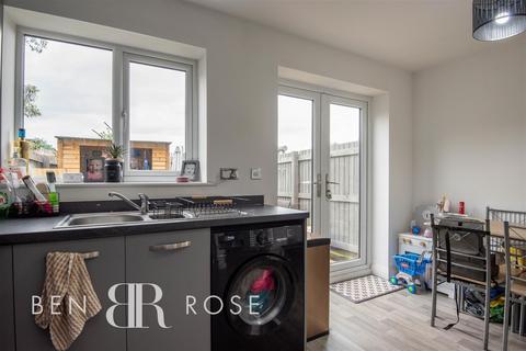3 Alvis Close, Farington, Leyland, PR25 3DL