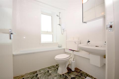 1 bedroom in a house share to rent, Adelaide Road, Belsize Park