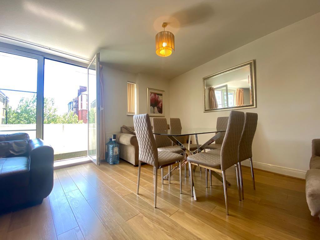 1 Palgrave Gardens, London 2 bed flat £3,500 pcm (£808 pw)