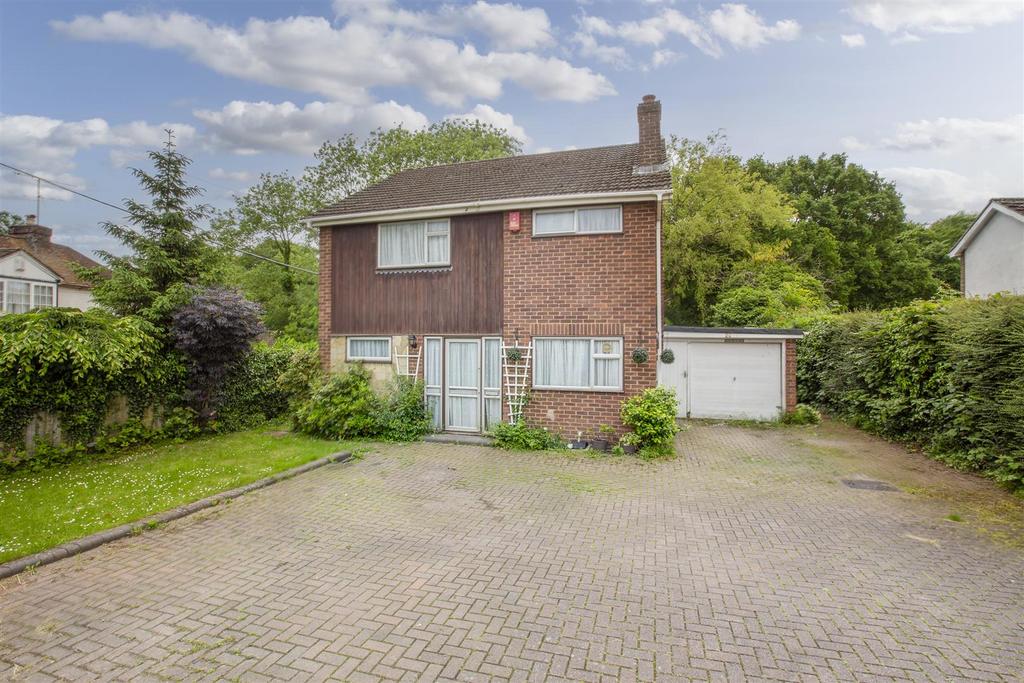 24 Totteridge Lane, HP13 7 QE-15.jpg