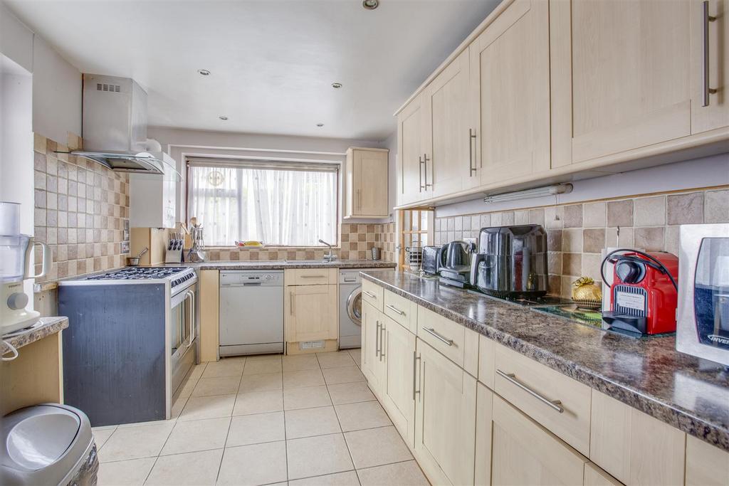 24 Totteridge Lane, HP13 7 QE-9.jpg