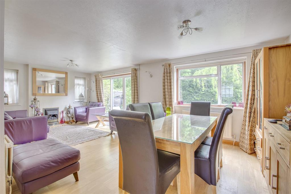 24 Totteridge Lane, HP13 7 QE-10.jpg