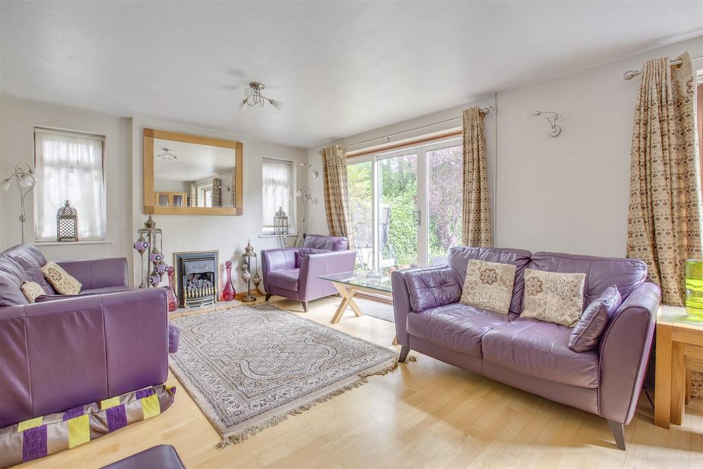 24 Totteridge Lane, HP13 7 QE-11.jpg
