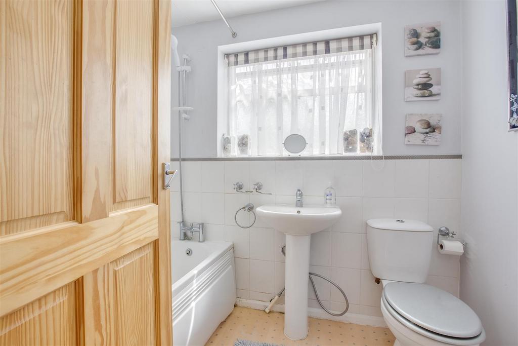 24 Totteridge Lane, HP13 7 QE-7.jpg