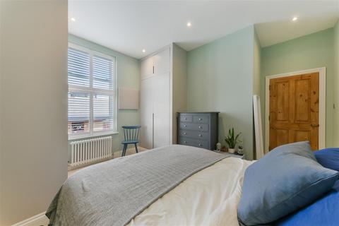 2 bedroom flat for sale, Queens Road, Wimbledon SW19