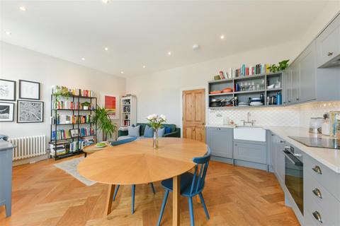 2 bedroom flat for sale, Queens Road, Wimbledon SW19