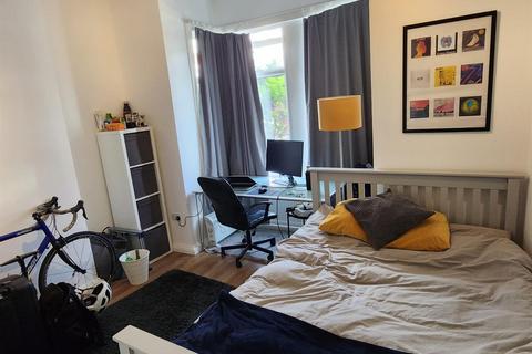 House share to rent, Allison Road, London N8