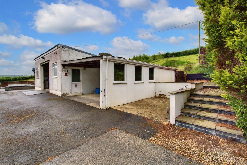 Garage/workshop