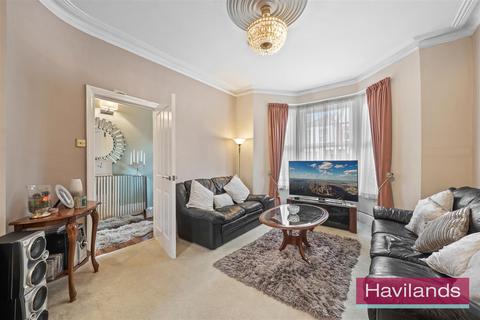 4 bedroom semi-detached house for sale, Westbury Road, London