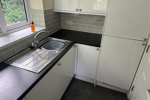 2 bedroom flat for sale, Yarningale Road, Willenhall, Coventry  * Freehold Available - please ask *