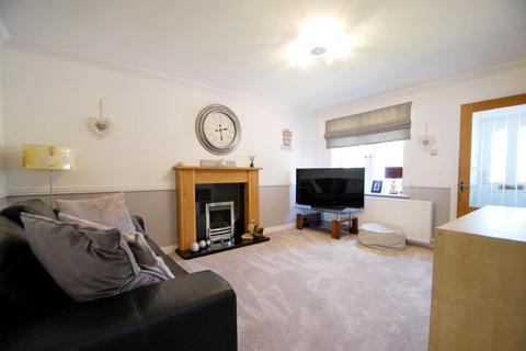 40 Wadebridge Drive, Bury, BL8 2NN