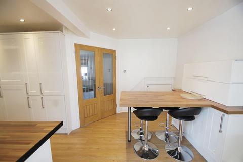 40 Wadebridge Drive, Bury, BL8 2NN
