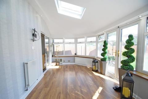 40 Wadebridge Drive, Bury, BL8 2NN
