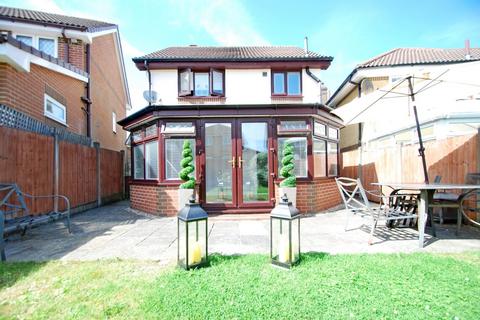 40 Wadebridge Drive, Bury, BL8 2NN