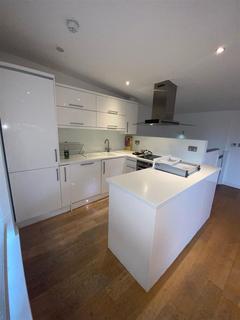 2 bedroom penthouse to rent, The Upper Drive, Hove