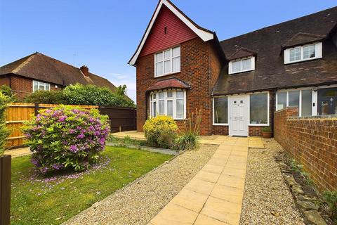 2 Ickenham Close, Ruislip, HA4 7DJ