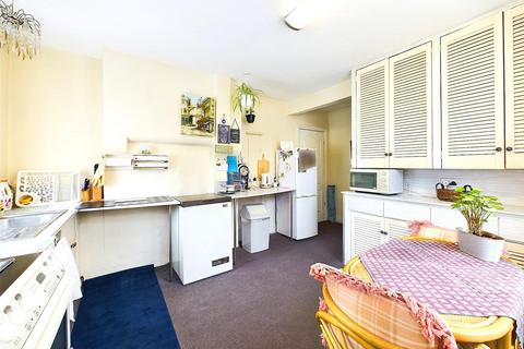 2 Ickenham Close, Ruislip, HA4 7DJ