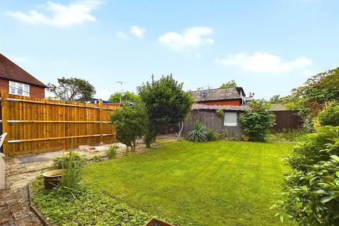2 Ickenham Close, Ruislip, HA4 7DJ