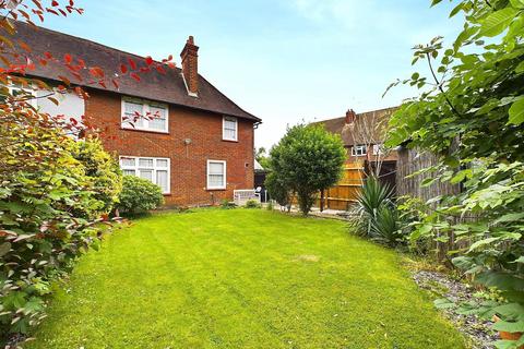 2 Ickenham Close, Ruislip, HA4 7DJ