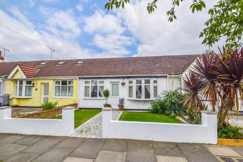 2 bedroom bungalow for sale, Cricketfield Grove, Leigh-On-Sea SS9