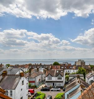 3 bedroom apartment for sale, Leigh Road, Leigh-On-Sea SS9