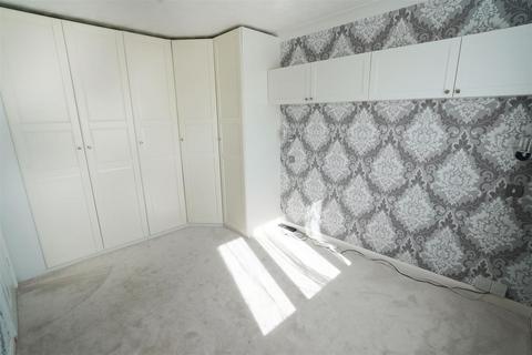 8 Cringle Close, Bolton, BL3 4XT