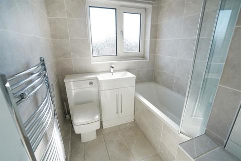 8 Cringle Close, Bolton, BL3 4XT