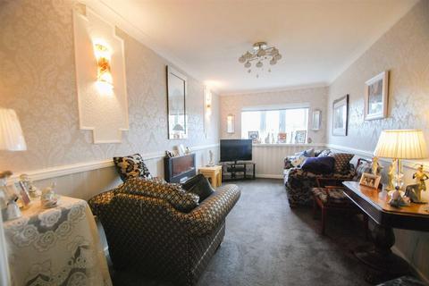 2 bedroom apartment for sale, Springside Road, Bury BL9