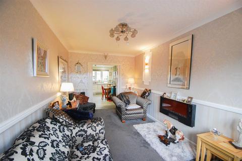 2 bedroom apartment for sale, Springside Road, Bury BL9