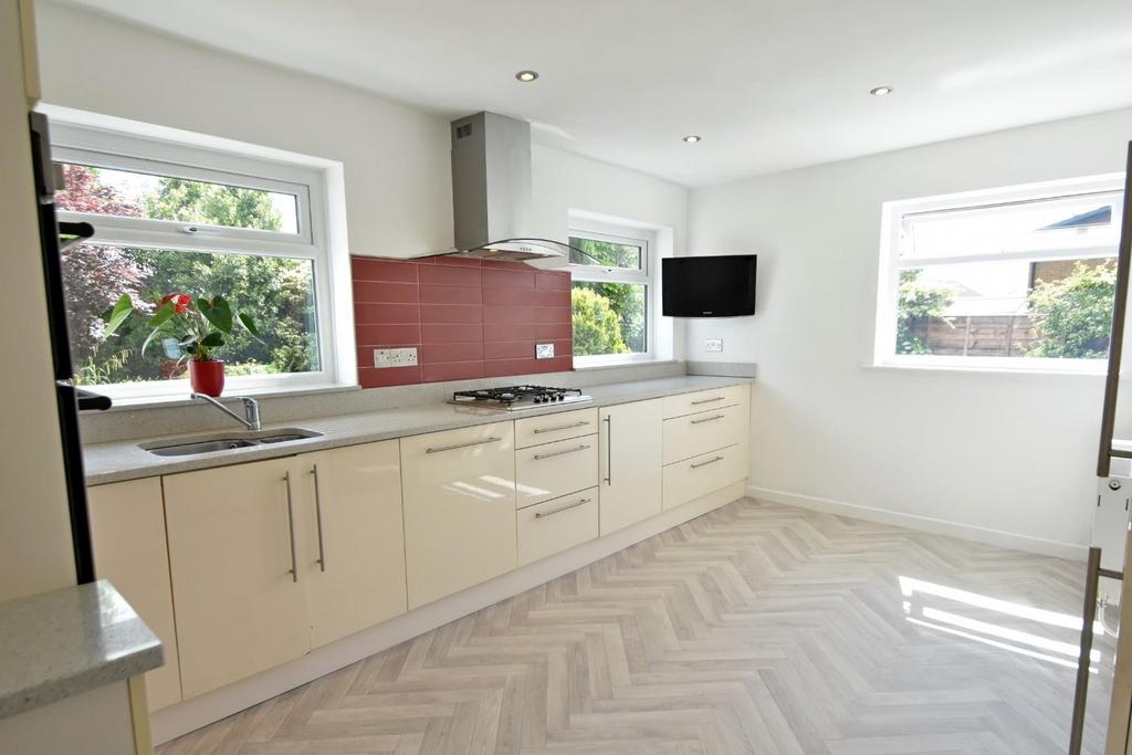 Rudgwick Drive, Bury BL8 4 bed detached house for sale £399,950