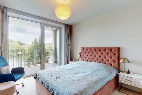 3 bedroom apartment for sale, Durham Wharf Drive, Brentford